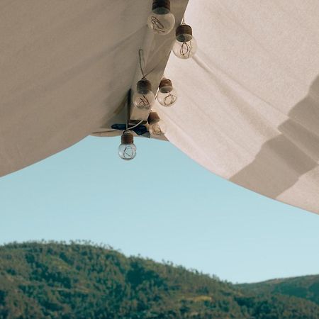 Chez Louise: Onde A Serra Beija O Ceu Lousa  Luaran gambar