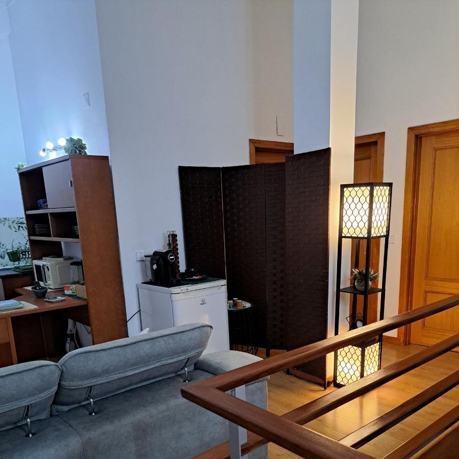 Chez Louise: Onde A Serra Beija O Ceu Lousa  Luaran gambar