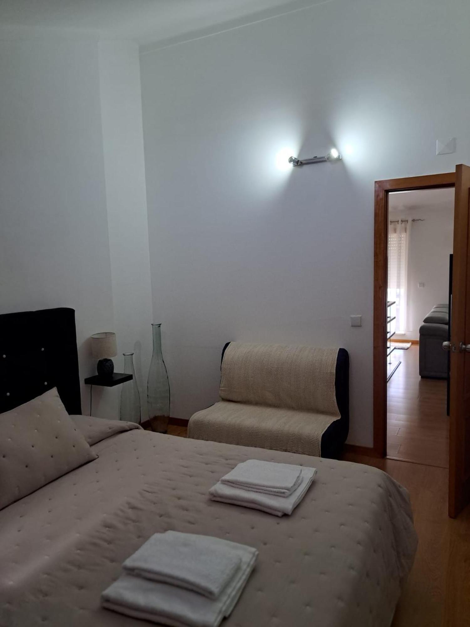 Chez Louise: Onde A Serra Beija O Ceu Lousa  Luaran gambar