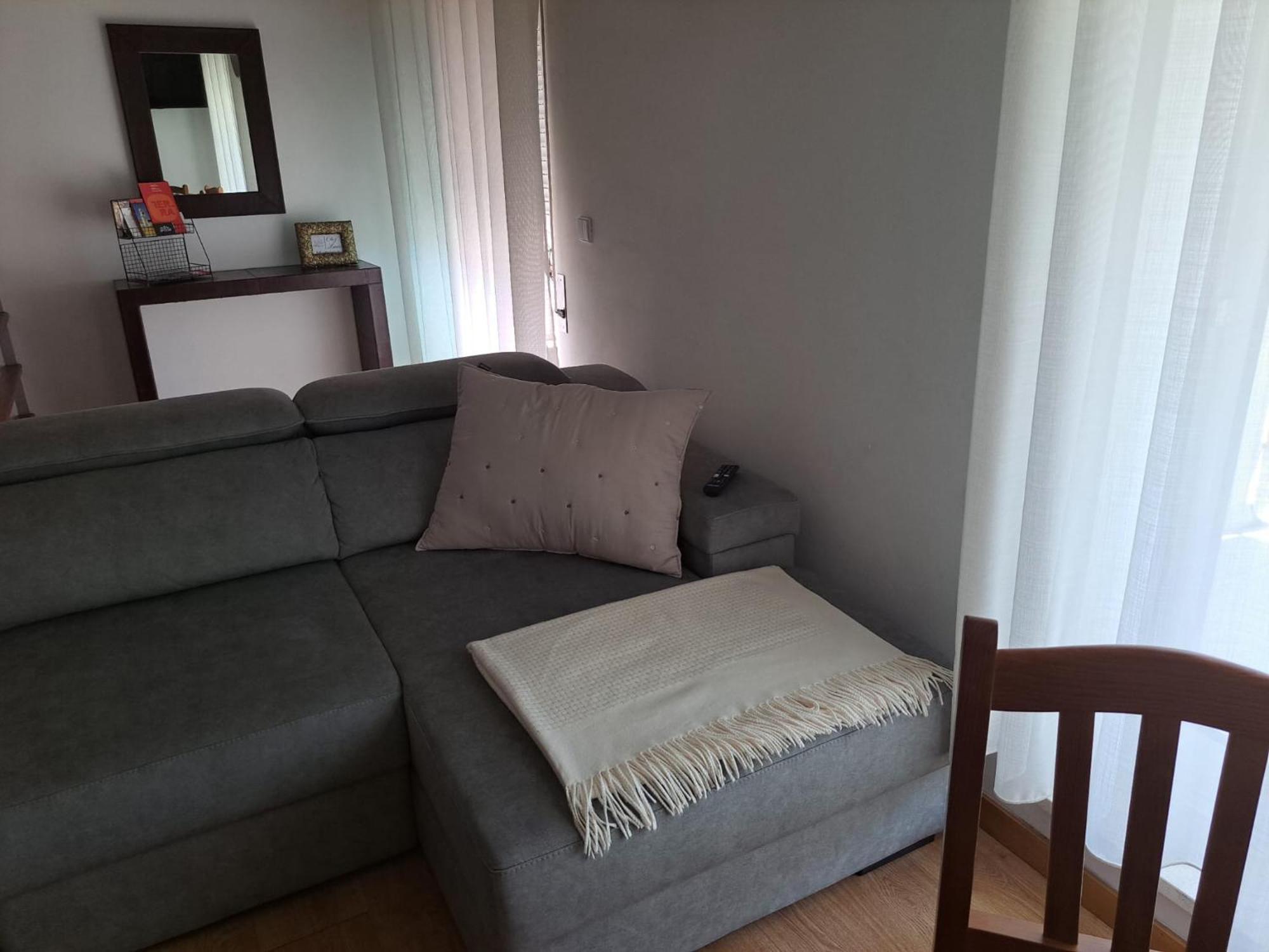 Chez Louise: Onde A Serra Beija O Ceu Lousa  Luaran gambar