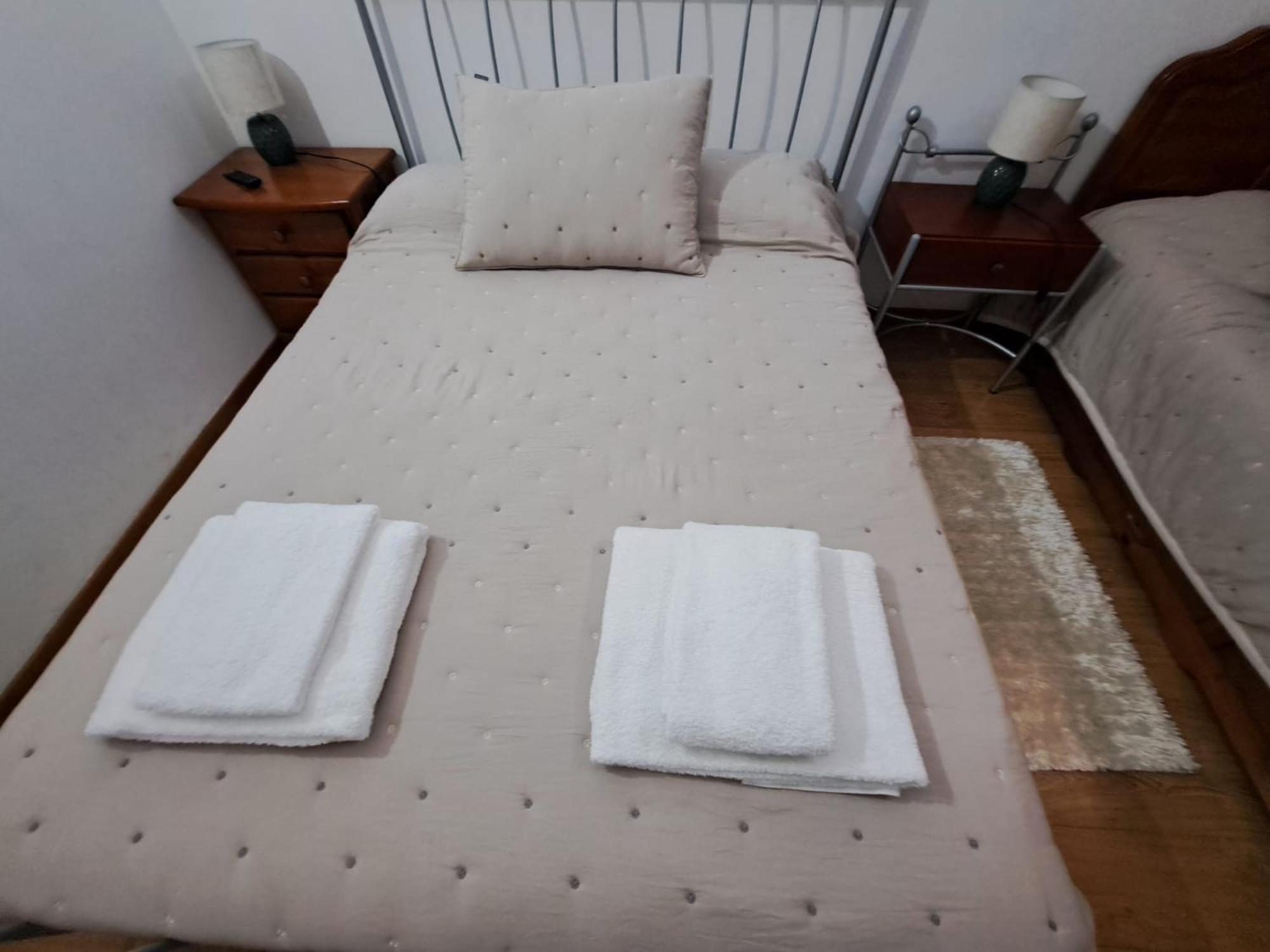 Chez Louise: Onde A Serra Beija O Ceu Lousa  Luaran gambar