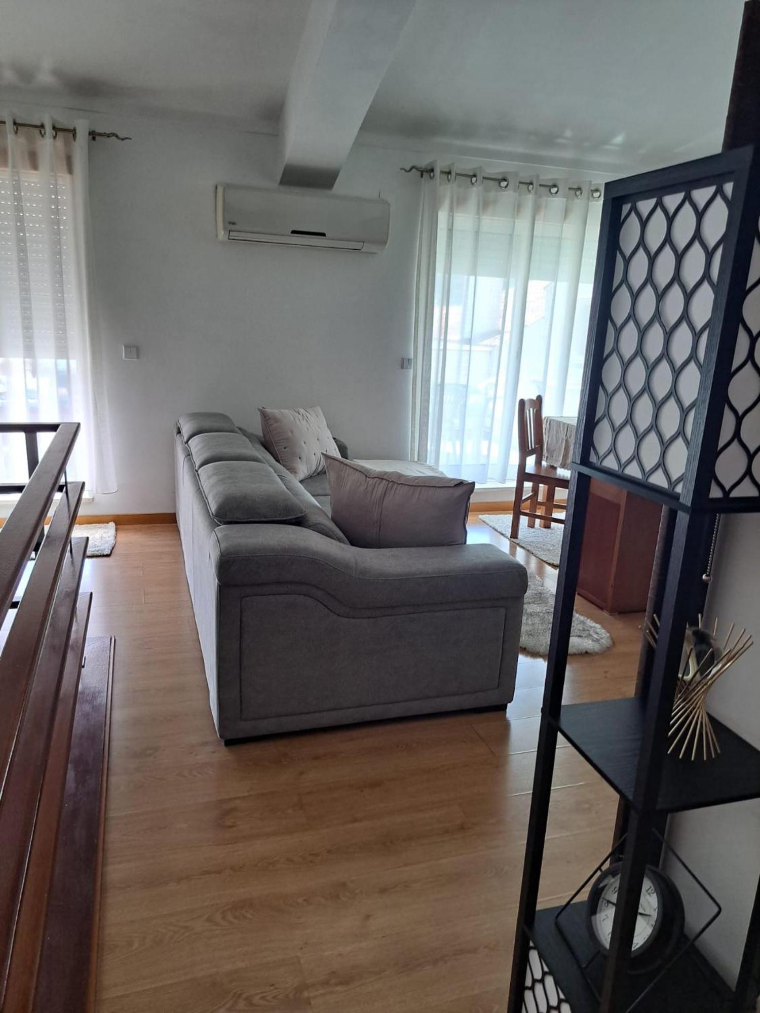Chez Louise: Onde A Serra Beija O Ceu Lousa  Luaran gambar