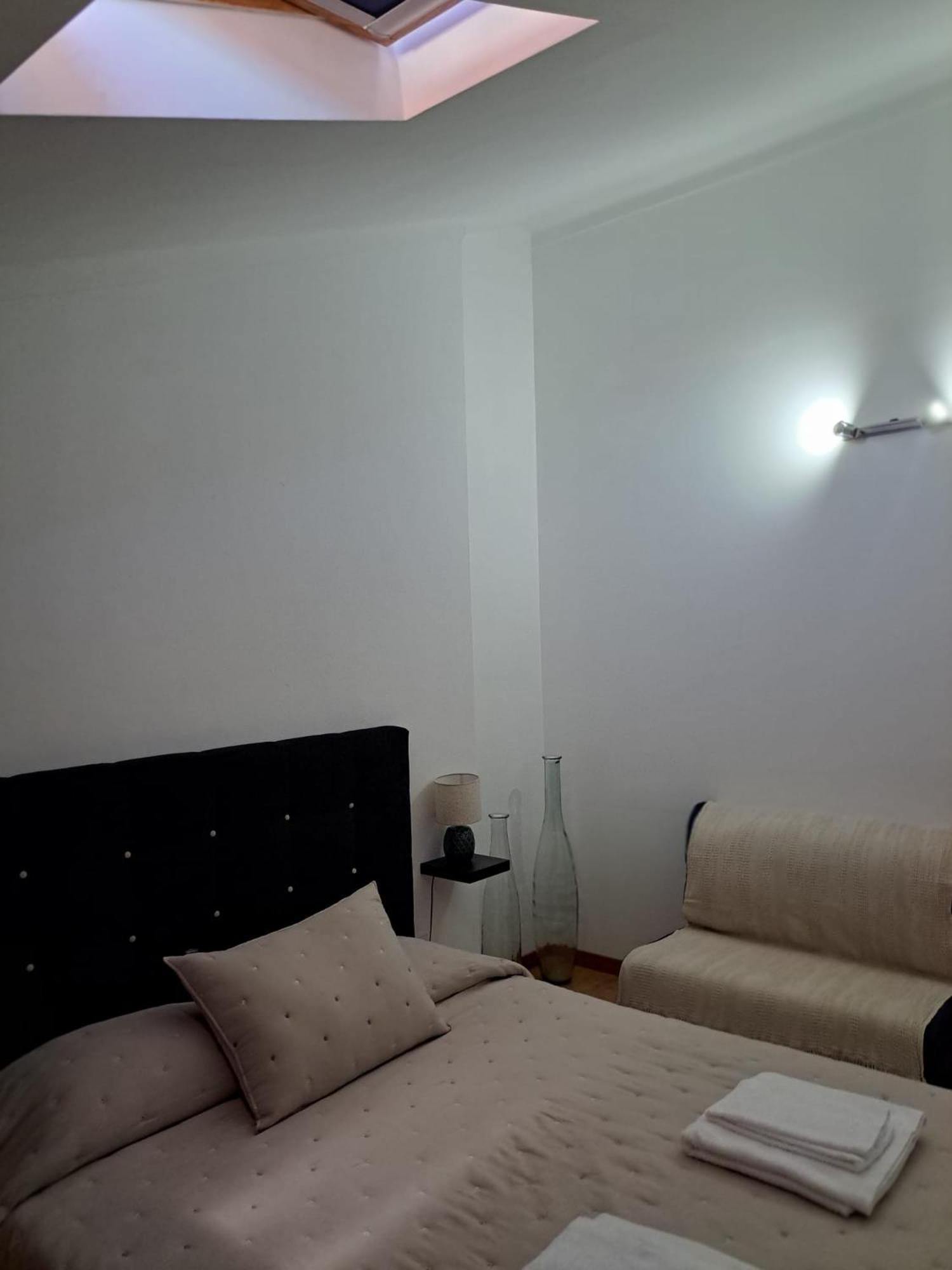 Chez Louise: Onde A Serra Beija O Ceu Lousa  Luaran gambar