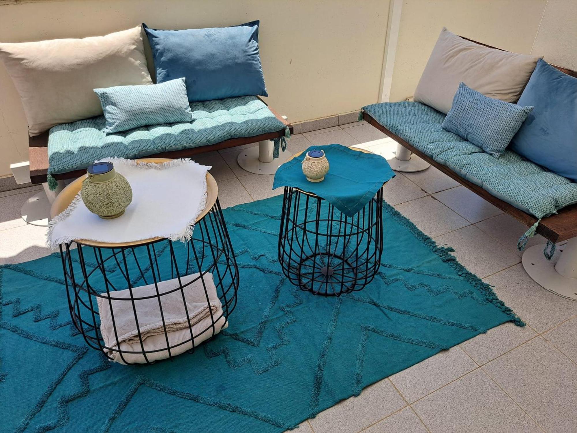 Chez Louise: Onde A Serra Beija O Ceu Lousa  Luaran gambar